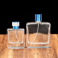 Винтаге плава бочица за парфем